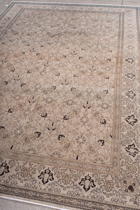 Antique Sivas Area Rug (6' x 9')